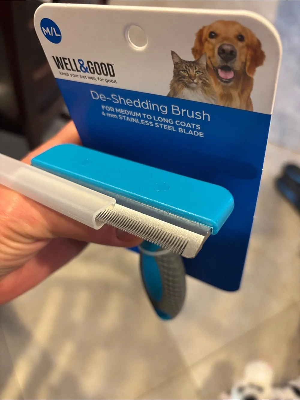 NEW Never Used - Well & Good De-Shedding Brush - Med/Large Dog